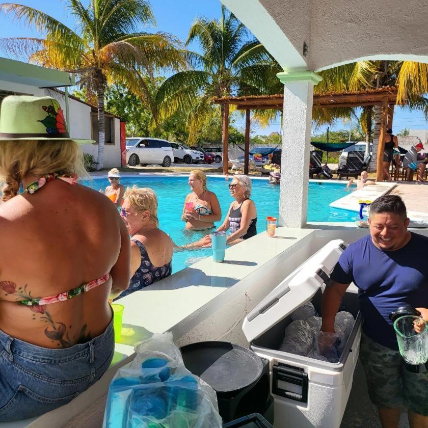 Pelican Inn At Las Dunas チェレム エクステリア 写真