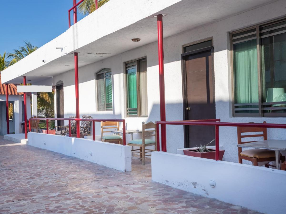 Pelican Inn At Las Dunas チェレム エクステリア 写真
